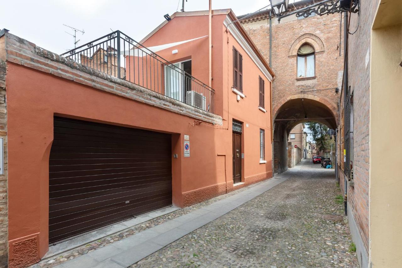 Ferrara Casa Dell'Archivolto Con Garage Apartment Екстериор снимка