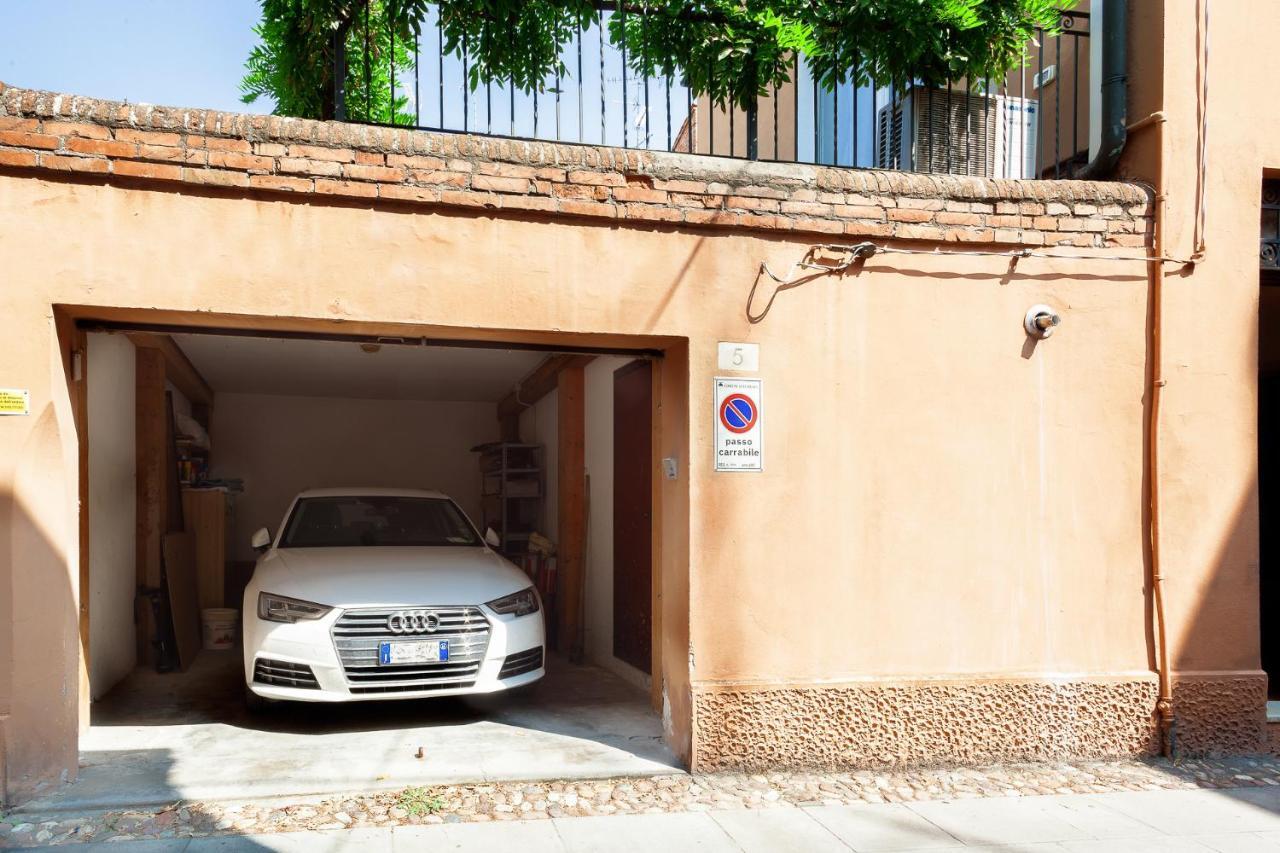 Ferrara Casa Dell'Archivolto Con Garage Apartment Екстериор снимка